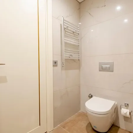3-bedroom Family In Managed - Elevator & Parking Near Taksim Square Διαμέρισμα Κωνσταντινούπολη