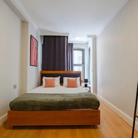 Apartamento 3-bedroom Family In Managed - Elevator & Parking Near Taksim Square 4*