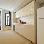 דירה 3-bedroom Family In Managed - Elevator & Parking Near Taksim Square