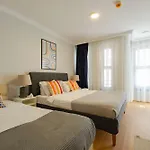 דירה 3-bedroom Family In Managed - Elevator & Parking Near Taksim Square 4*