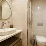 דירה 3-bedroom Family In Managed - Elevator & Parking Near Taksim Square איסטמבול
