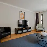 דירה 3-bedroom Family In Managed - Elevator & Parking Near Taksim Square 4*