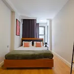 דירה 3-bedroom Family In Managed - Elevator & Parking Near Taksim Square 4*