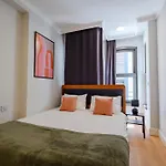 דירה 3-bedroom Family In Managed - Elevator & Parking Near Taksim Square 4*
