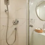 3-bedroom Family In Managed - Elevator & Parking Near Taksim Square דירה איסטמבול