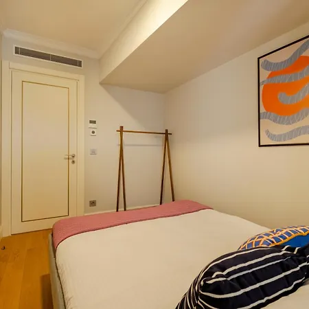 דירה 3-bedroom Family In Managed - Elevator & Parking Near Taksim Square איסטמבול